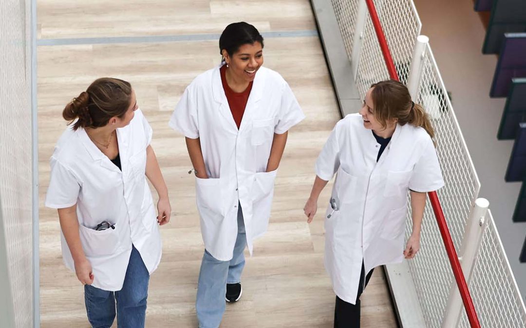 De Jonge Specialist: bezuinig niet op medisch-specialistische vervolgopleidingen